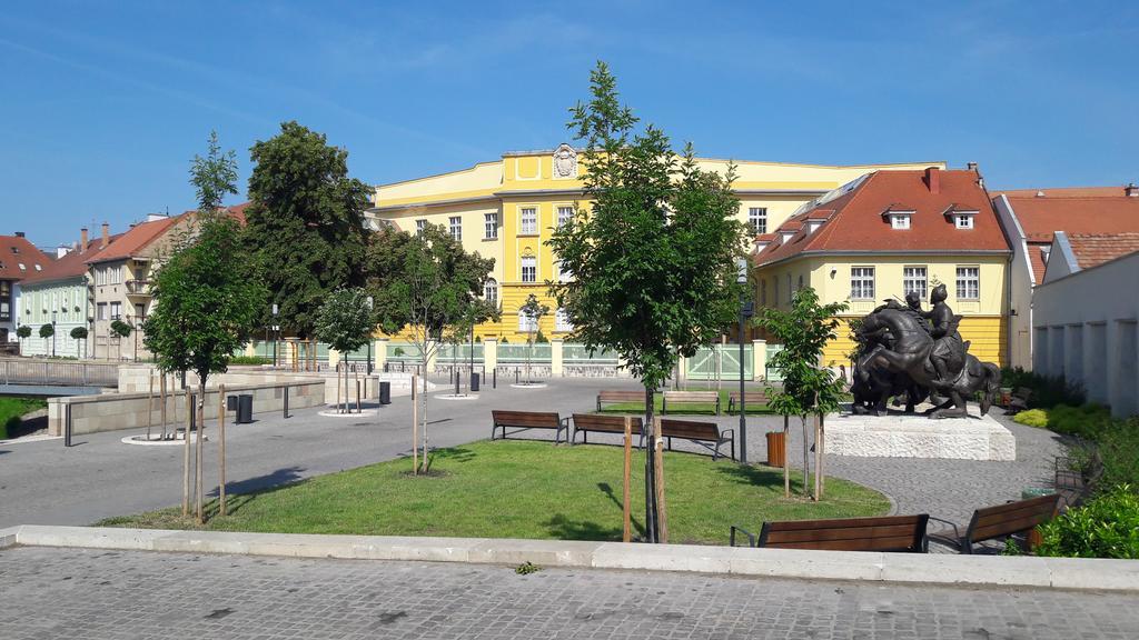 Orchidea Apartman Eger Exterior photo