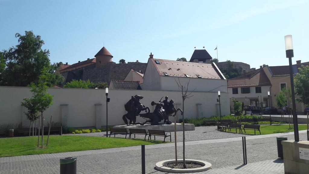 Orchidea Apartman Eger Exterior photo